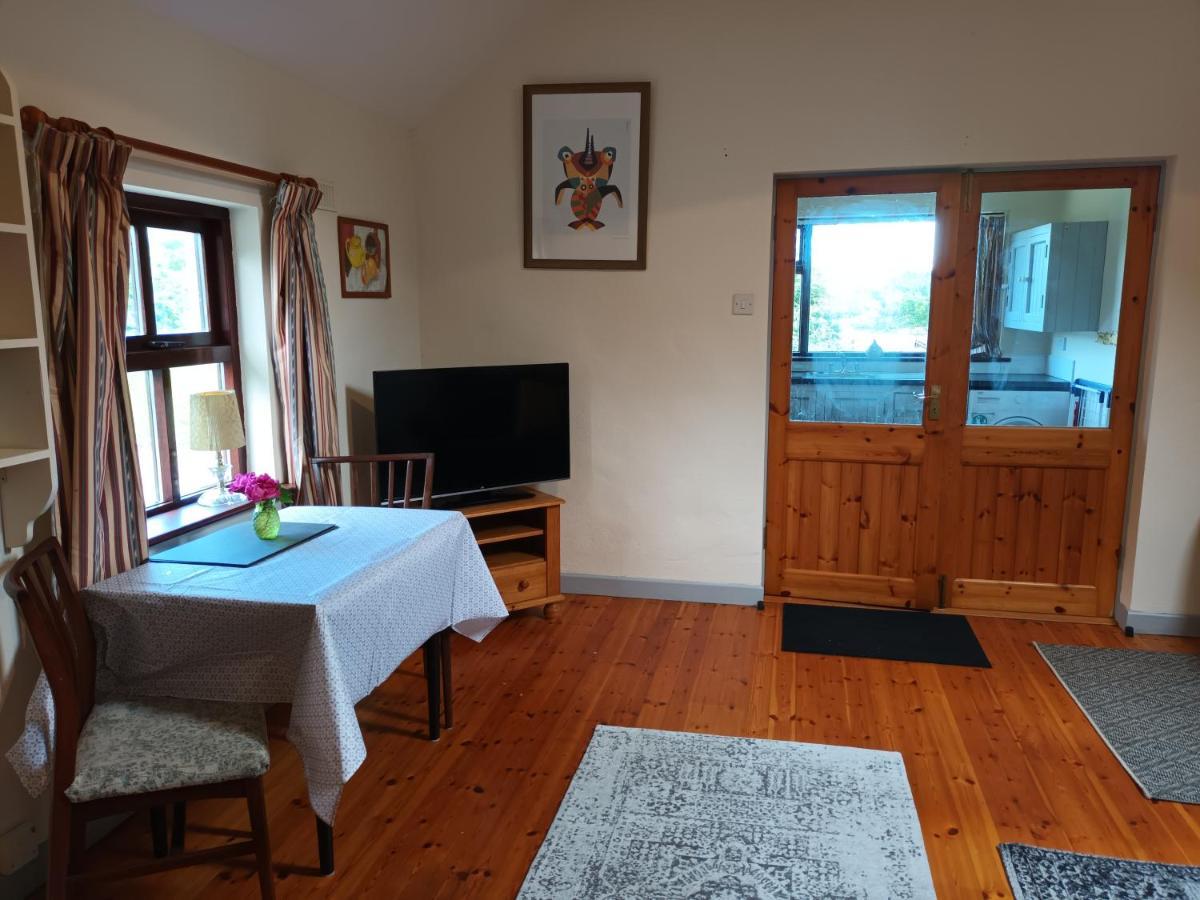 Sea View 1-Bed Cottage With Private Garden Скібберін Екстер'єр фото